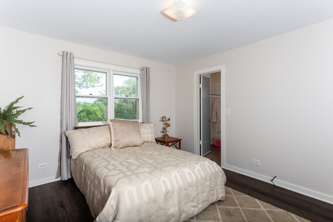 Building Photo - 10107 IL-120