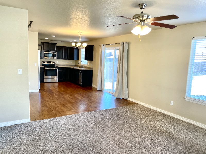 Building Photo - 8053 Pinfeather Dr