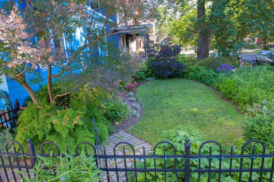 Building Photo - 63 Meigs St