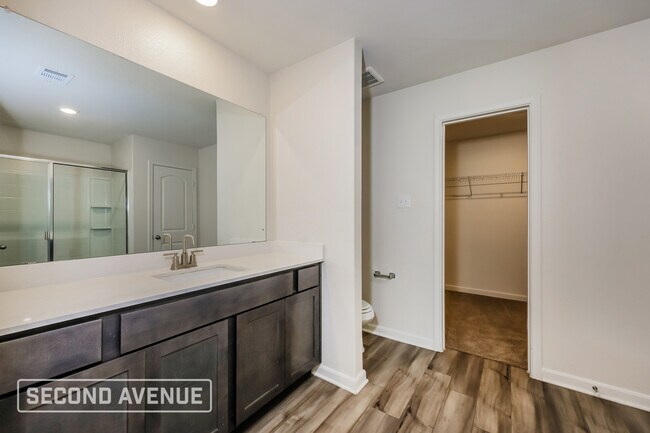 Building Photo - 1321 Woodwinds Dr