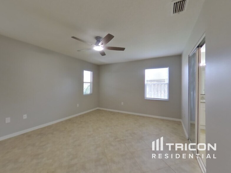 Building Photo - 1357 Heritage Acres Blvd