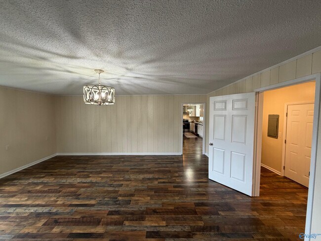 Building Photo - 814 Frost St SW