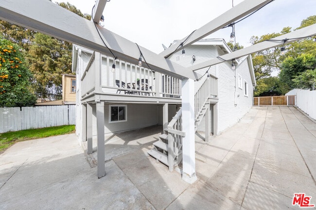 Building Photo - 3766 Valleybrink Rd