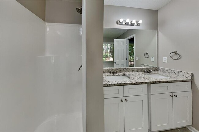 Building Photo - 339 Abbington Ln