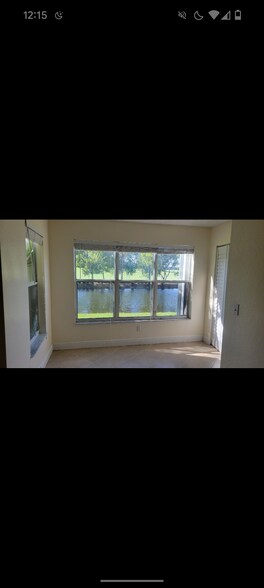 Building Photo - 437 Vista Isles Dr