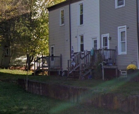 Building Photo - 3211 Parkview Ave