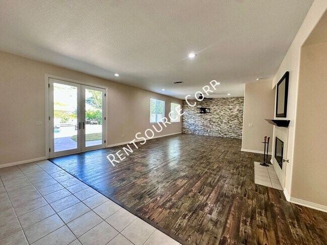 Building Photo - 16339 Mountain Ln