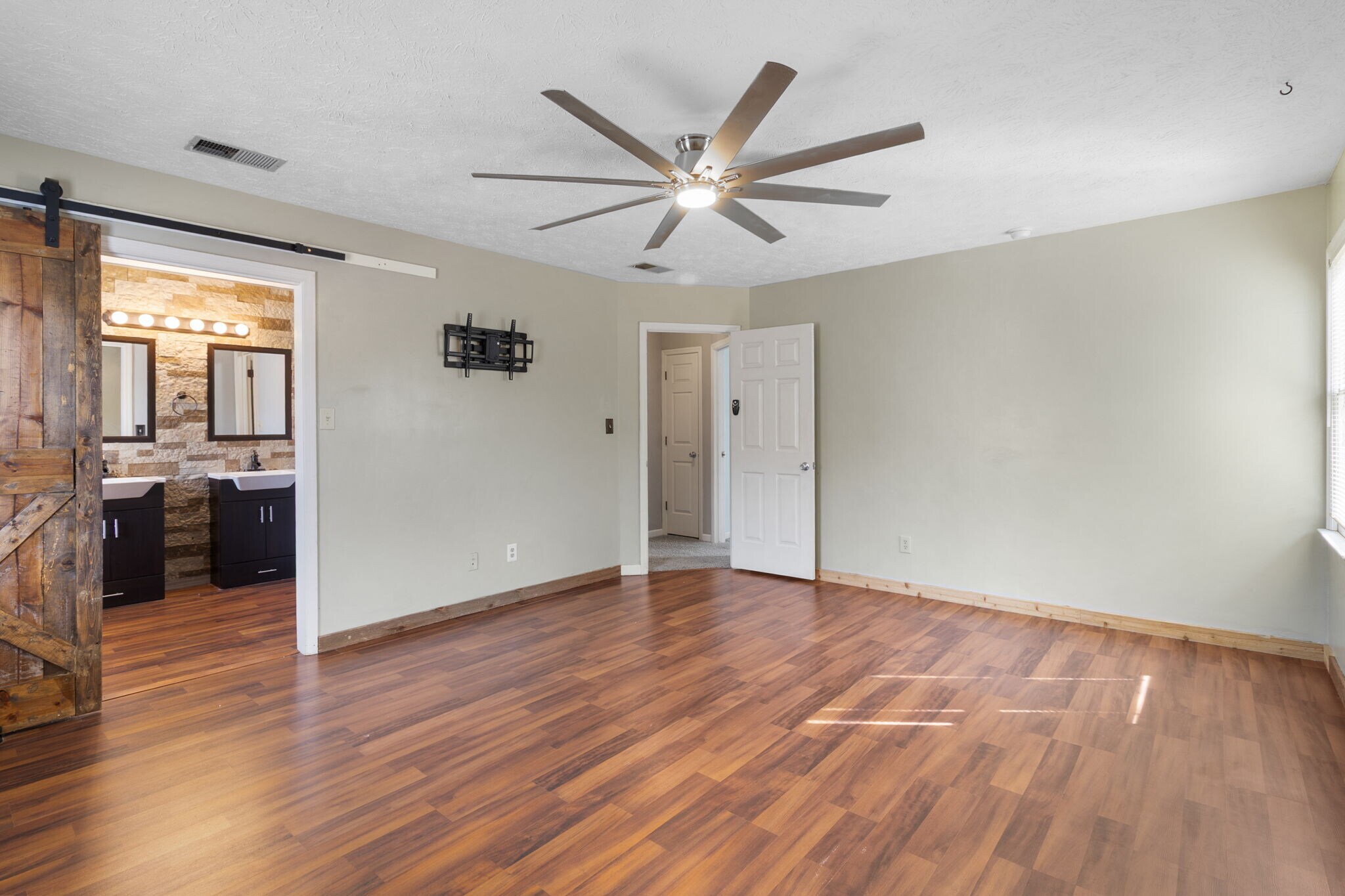 Building Photo - 7666 Wilkins Dr
