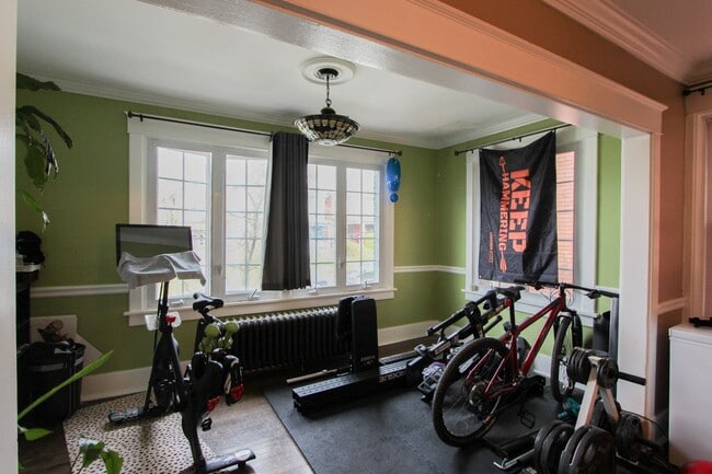 Building Photo - 818 Heberton St