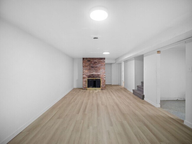 Building Photo - 203 W Cleveland Ave