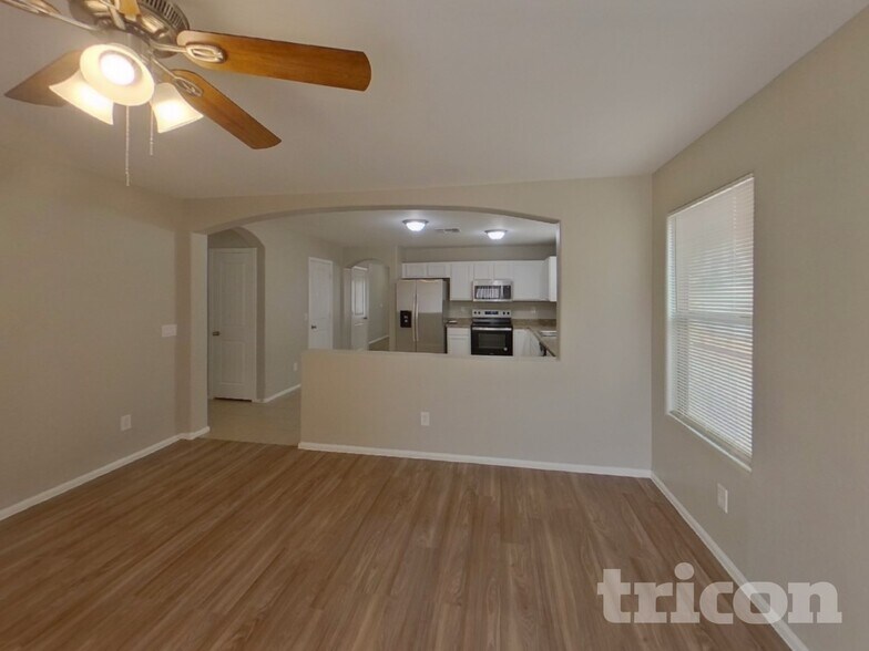 Building Photo - 40399 W Thornberry Ln