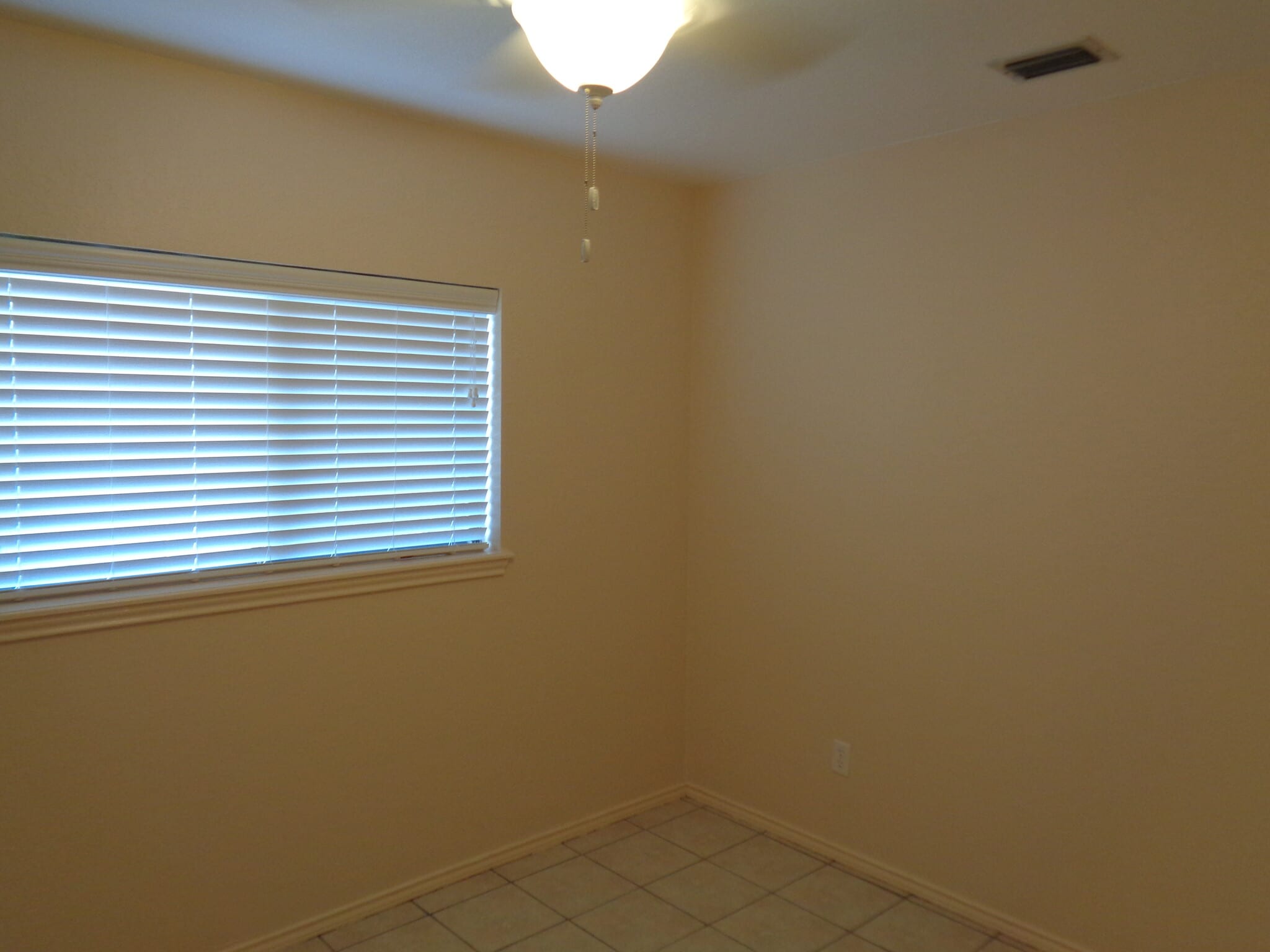 Middle Bedroom - 15414 Grass Cay Ct