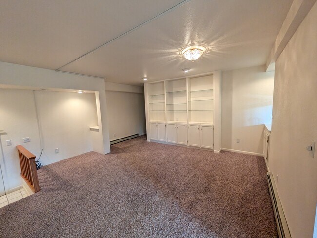 Building Photo - 1000 Fountain Terrace Dr