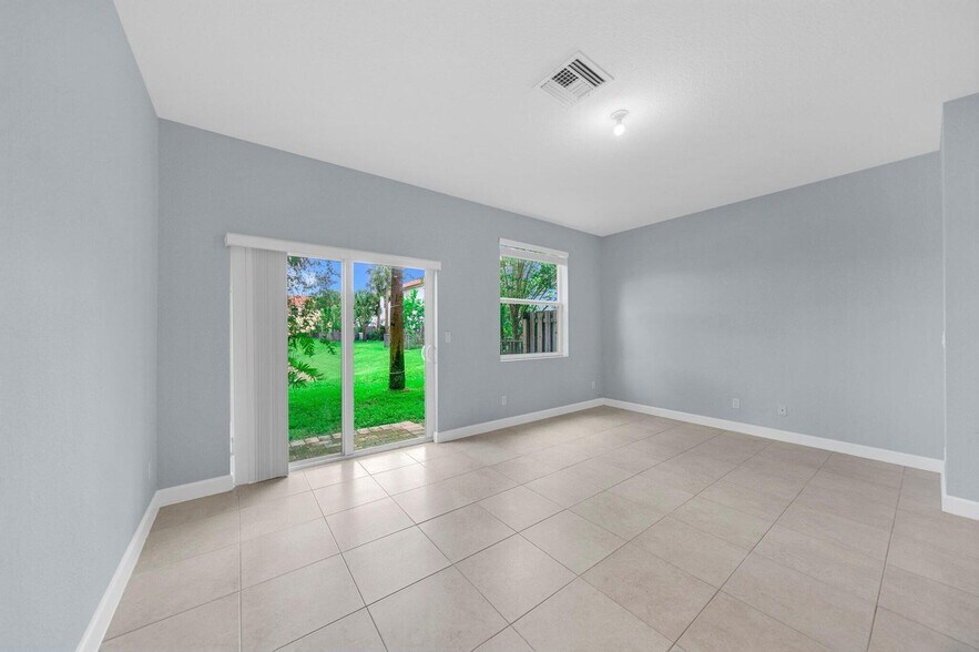 Building Photo - 5271 Ashley River Rd