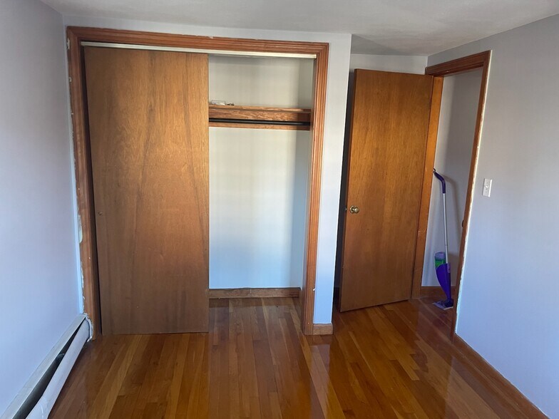 Bedroom 2 - 405 High St