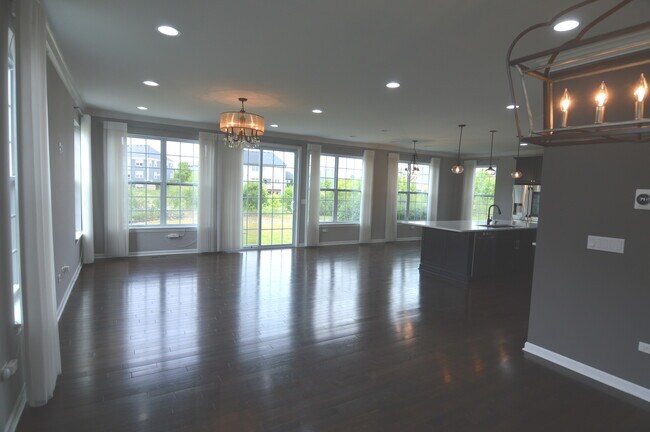 Building Photo - 124 Roman Ln