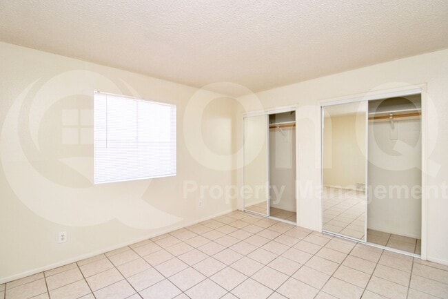 Building Photo - 4050 E St Anne Ave