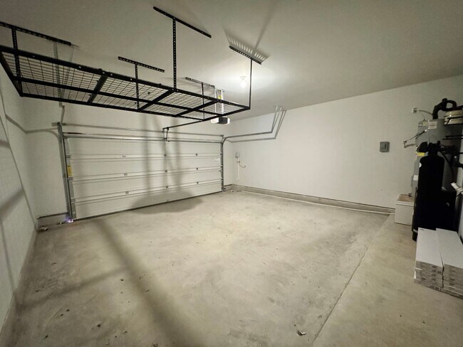 Building Photo - 9917 Bull Br Ave