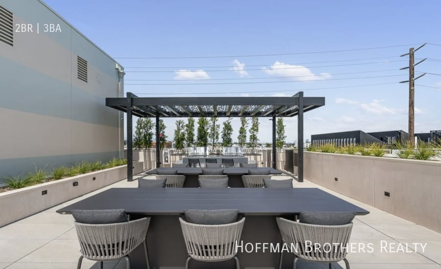 Building Photo - 10700 Tabor St