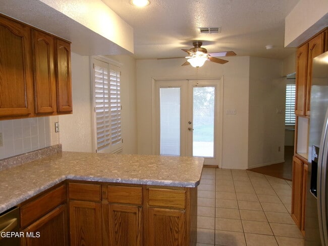 Building Photo - 7005 Black Ridge Dr