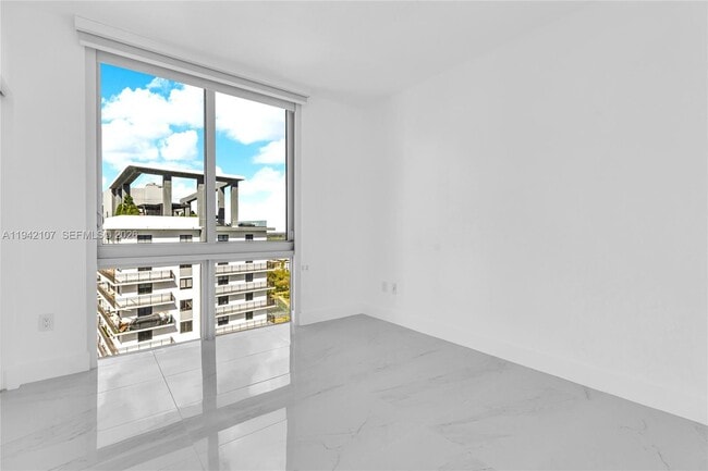 Building Photo - 16385 Biscayne Blvd