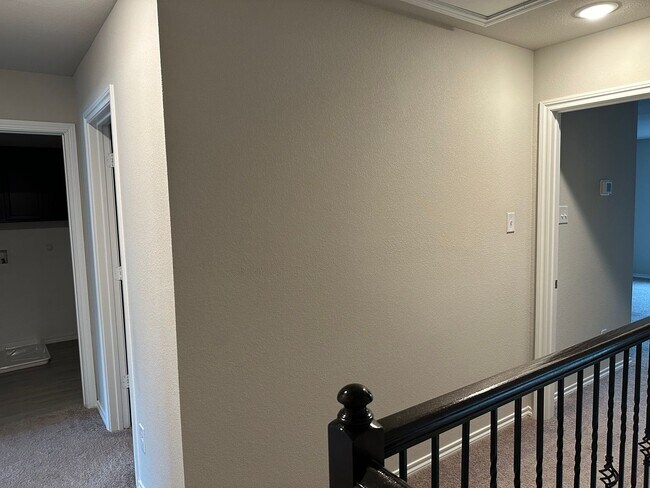 Building Photo - 3537 Brentwood Dr