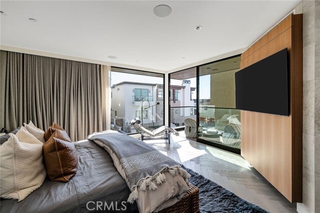 Building Photo - 121 25th St