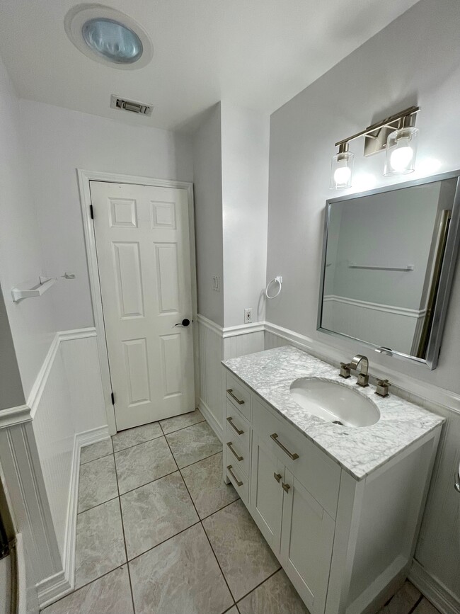 Building Photo - 3651 W 147th St