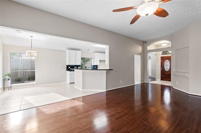 Building Photo - 10326 N Laurel Branch Dr