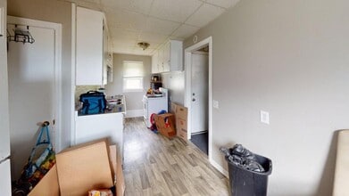 Building Photo - 4725 Lake Ave