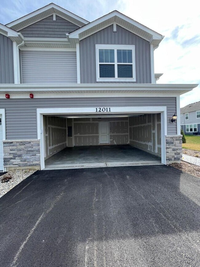 Building Photo - 12011 Jordi Rd