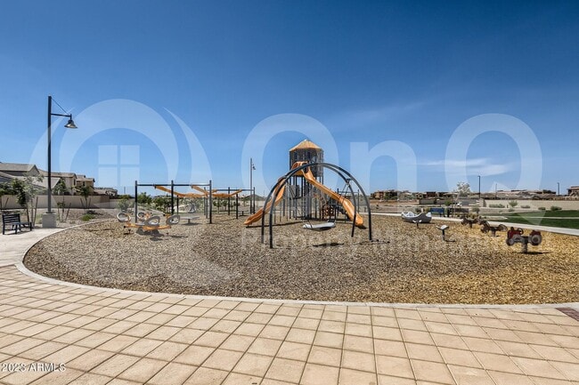 Building Photo - 4132 E Brisa Dr