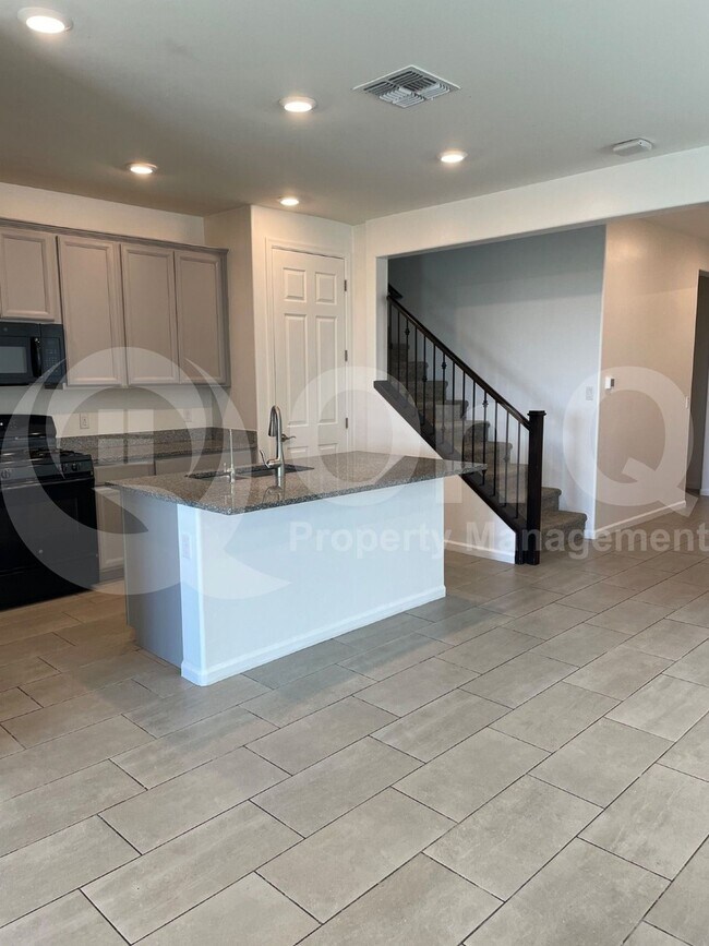 Building Photo - 10296 S Cienega Knolls Loop
