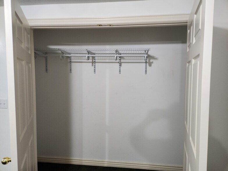Building Photo - 1309 E 670 N