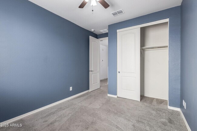 Building Photo - 5427 S Canyon Rim