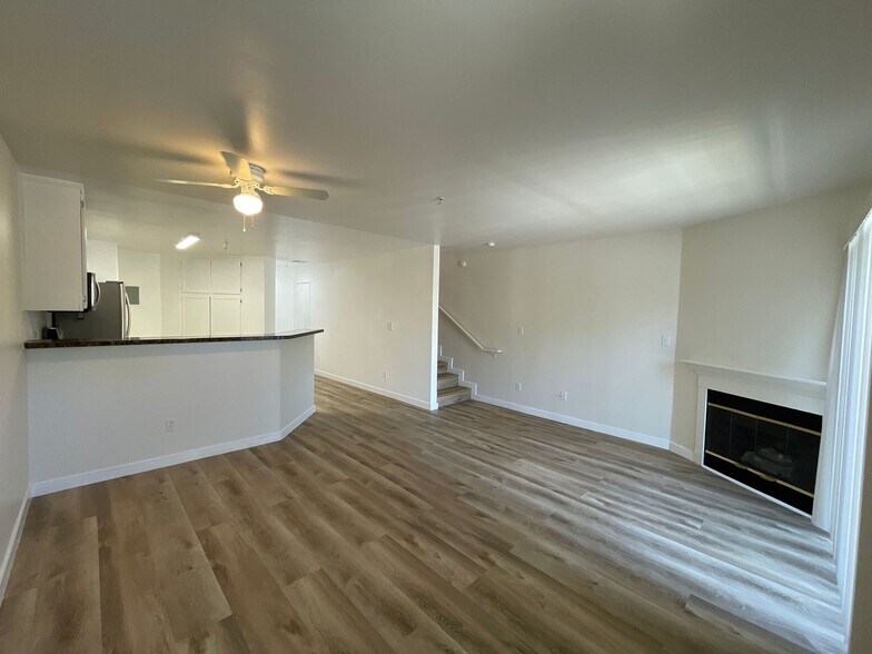 Building Photo - 7323 Winnetka Ave