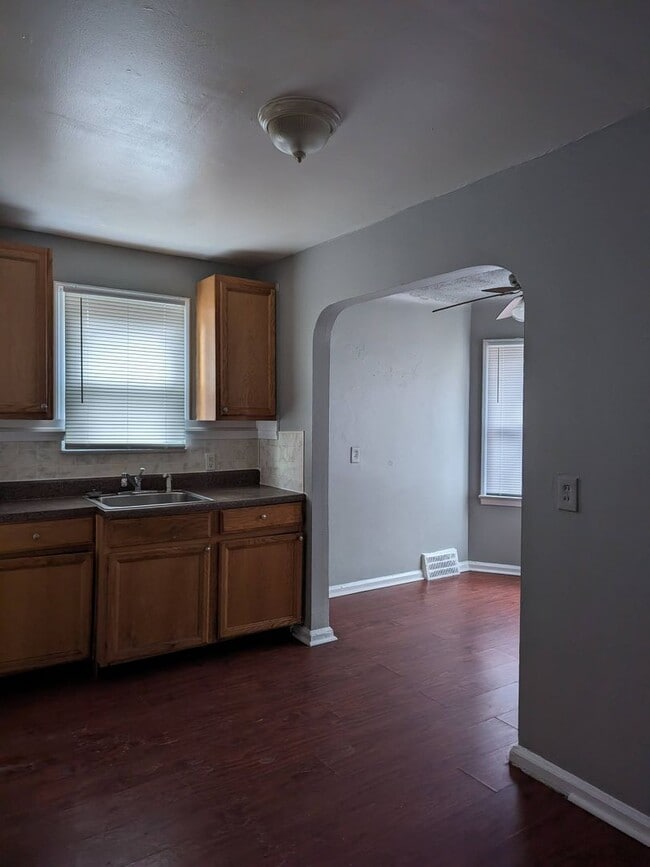 Building Photo - 12648 Mettetal St