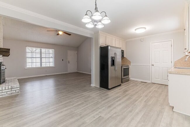 Building Photo - Ranch 3 bedroom 2 bath !