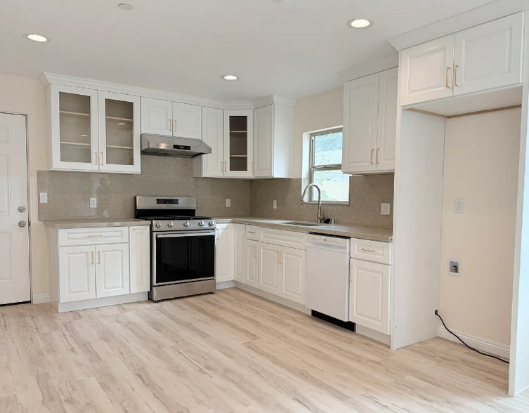 Building Photo - 15711 Fairgrove Ave
