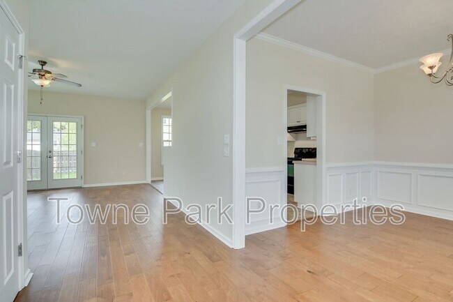 Building Photo - 1111 Hunters Cove