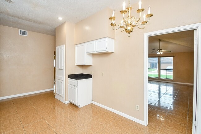 Building Photo - 11706 Spring Grove Dr