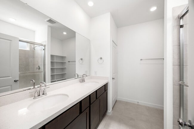 Building Photo - 9715 Bixby Crk Dr