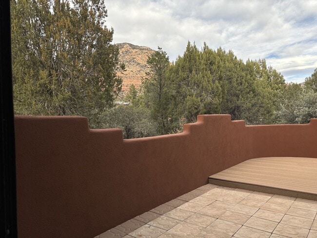 Building Photo - Beautiful Home in West Sedona