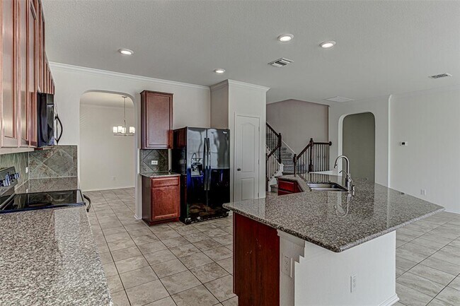 Building Photo - 339 Alamosa Dr