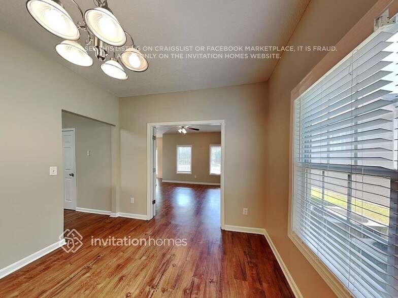Building Photo - 5881 Newnan Ct
