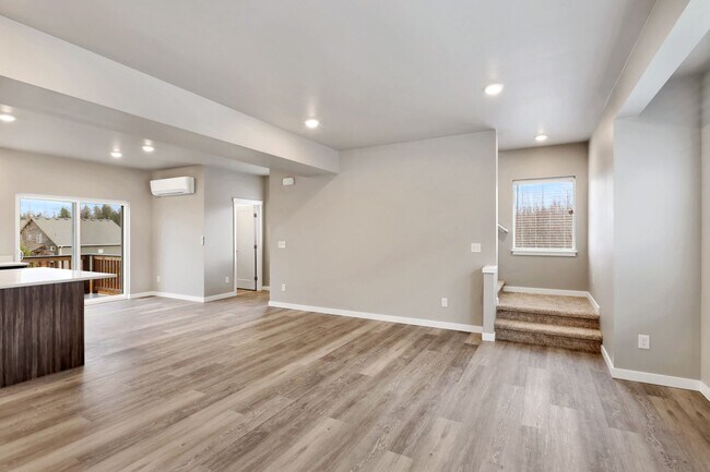 Building Photo - 1809 Eastgate Loop