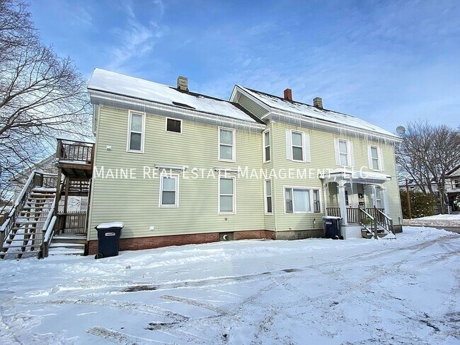 Building Photo - 318 Essex St