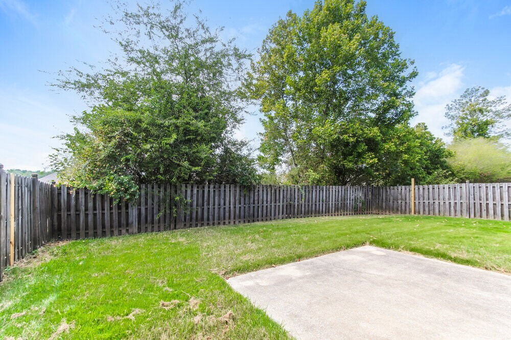 Building Photo - 2122 Timberline Dr