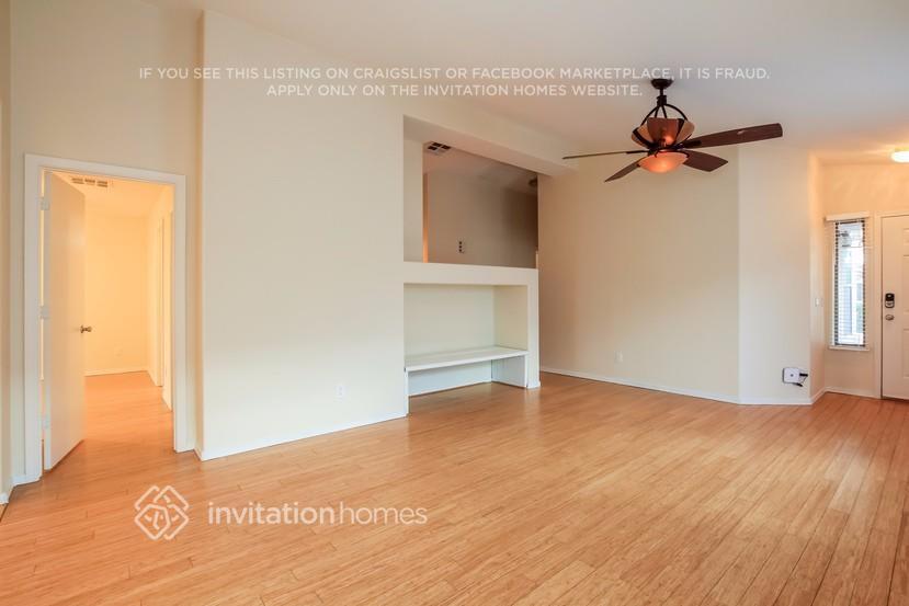 Building Photo - 14850 W Caribbean Ln