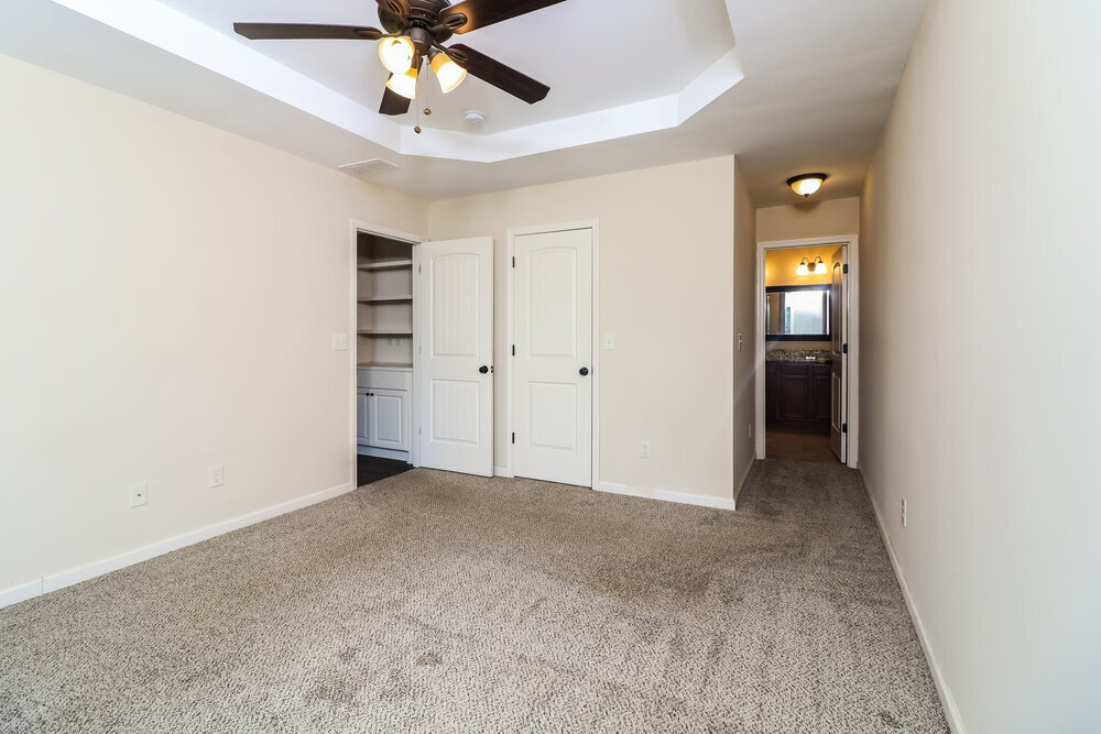 Building Photo - 913 West Ave